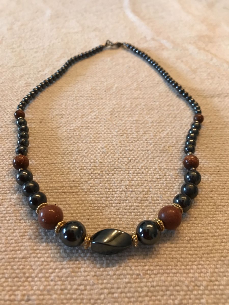 Catenine: Collier élégant hématite et pierre du soleil – Usato da Grimisuat venduto da eliseba88 2
