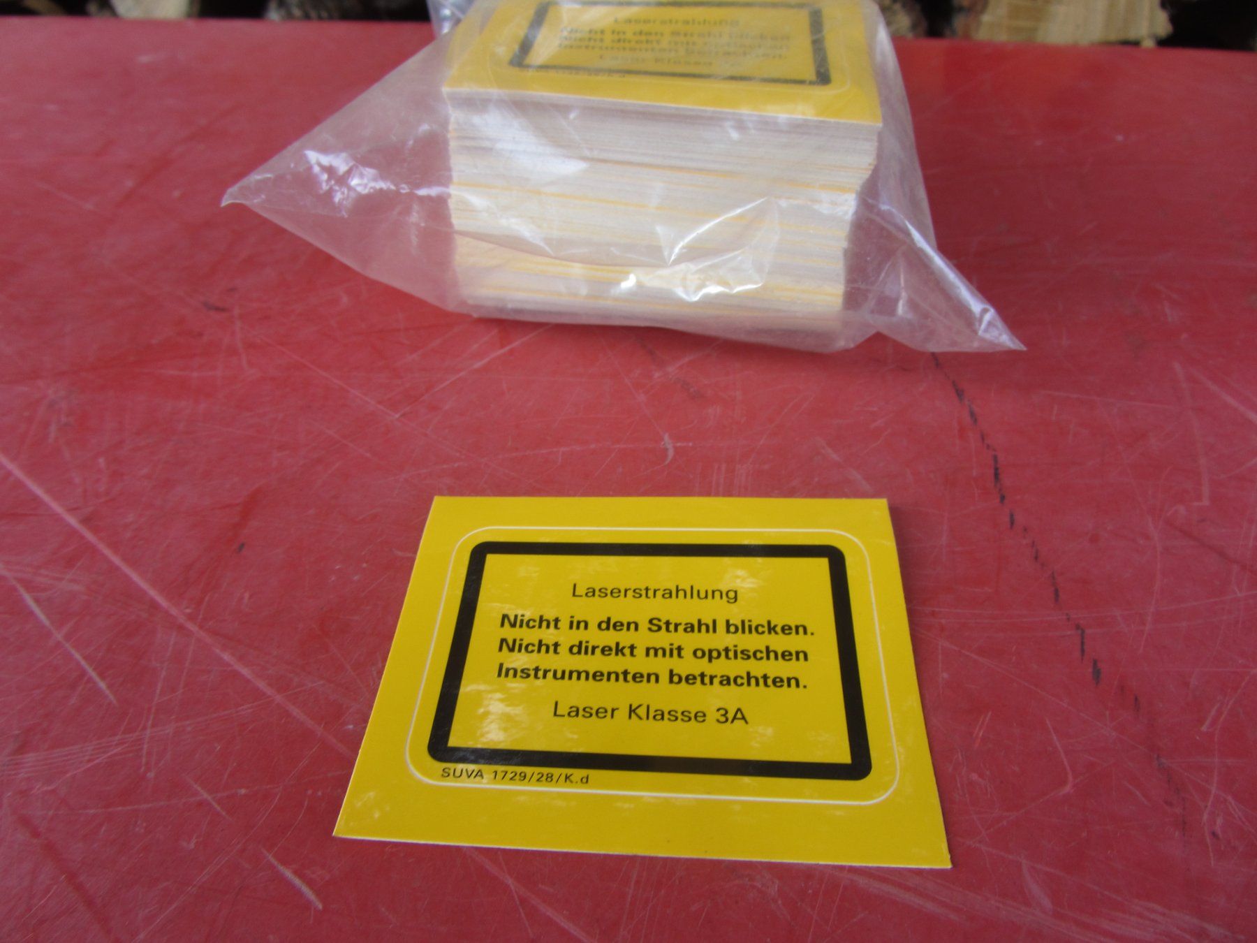 Sticker: 170 x Laserstrahlung Sticker – Usato da Wolfhalden venduto da Quiria68 1
