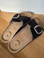 Schwarze Pantoletten mit Schnalle, Grösse 39 - Sommerhit!