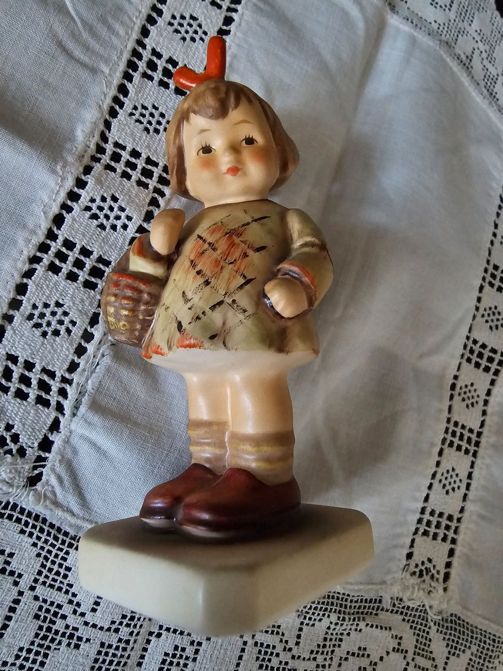 Hummel Statuette: Hummelfigur – Usato da Tuggen venduto da Rugi2 1