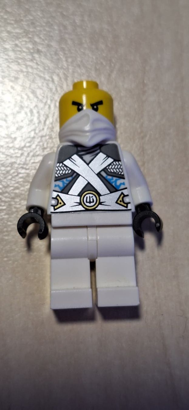 Lego Statuette: Lego Ninjago Zane Stone Armor – Usato da Egnach venduto da sea_2zvc