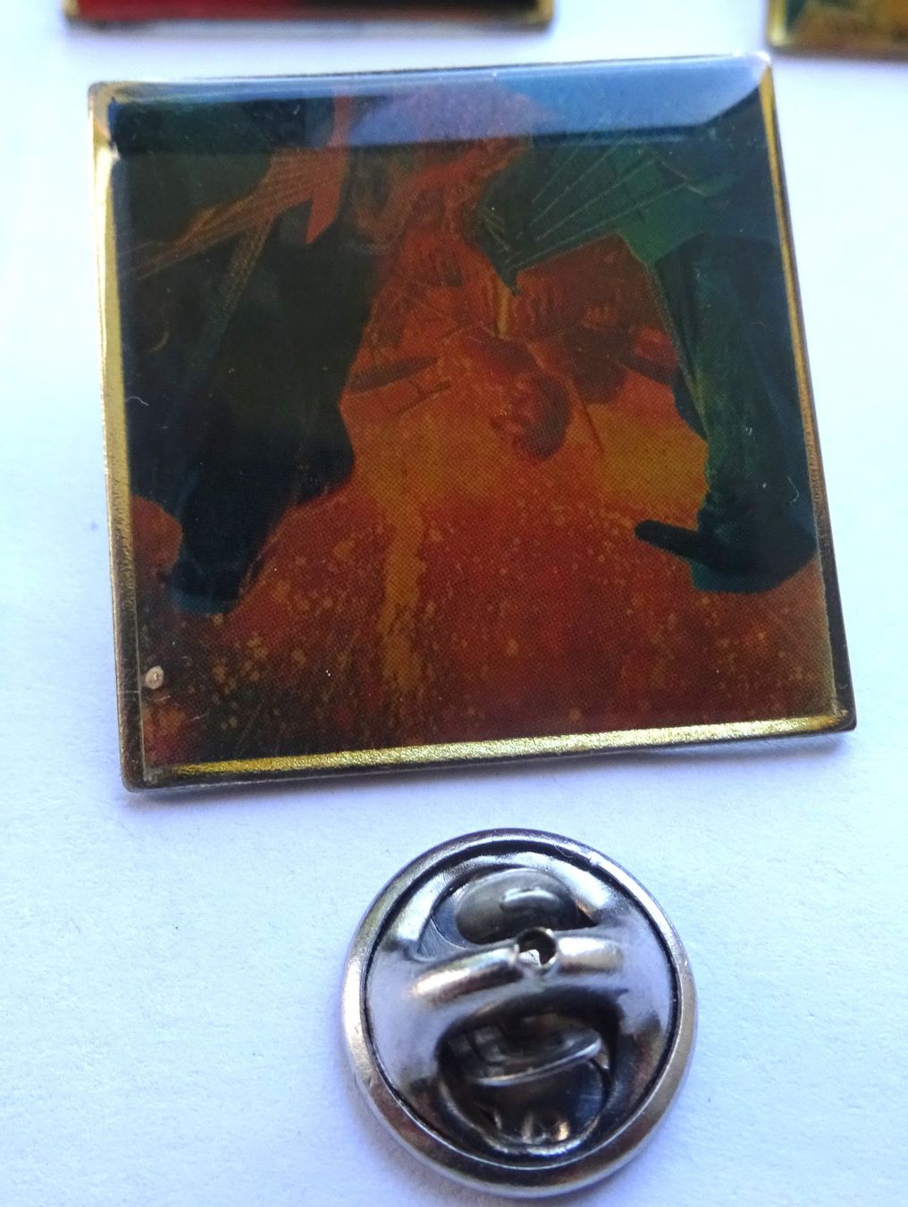Plaketten & Abzeichen: Pin  POPLIGHT  COLLECTION Flamme – Gebraucht aus Utzenstorf von BUtter81