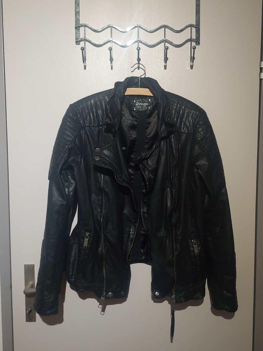 Giacche: Maze Lederjacke Damen – Nuovo (secondo la descrizione) da Unterkulm venduto da jos_t95j 1