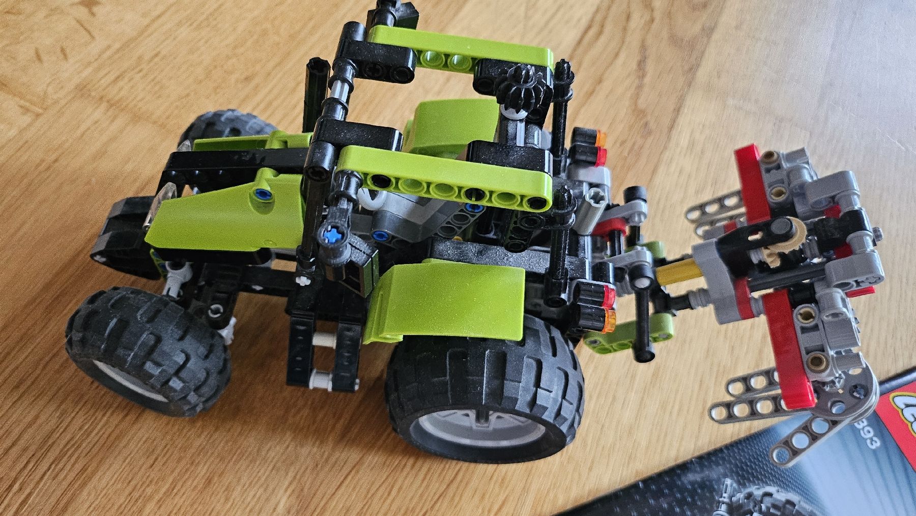 Technics Baukästen: LEGO Technic Traktor 9393 - 2 in 1, mit Anleitungen – Neu (gemäss Beschreibung) aus Abtwil SG von Dxl 1