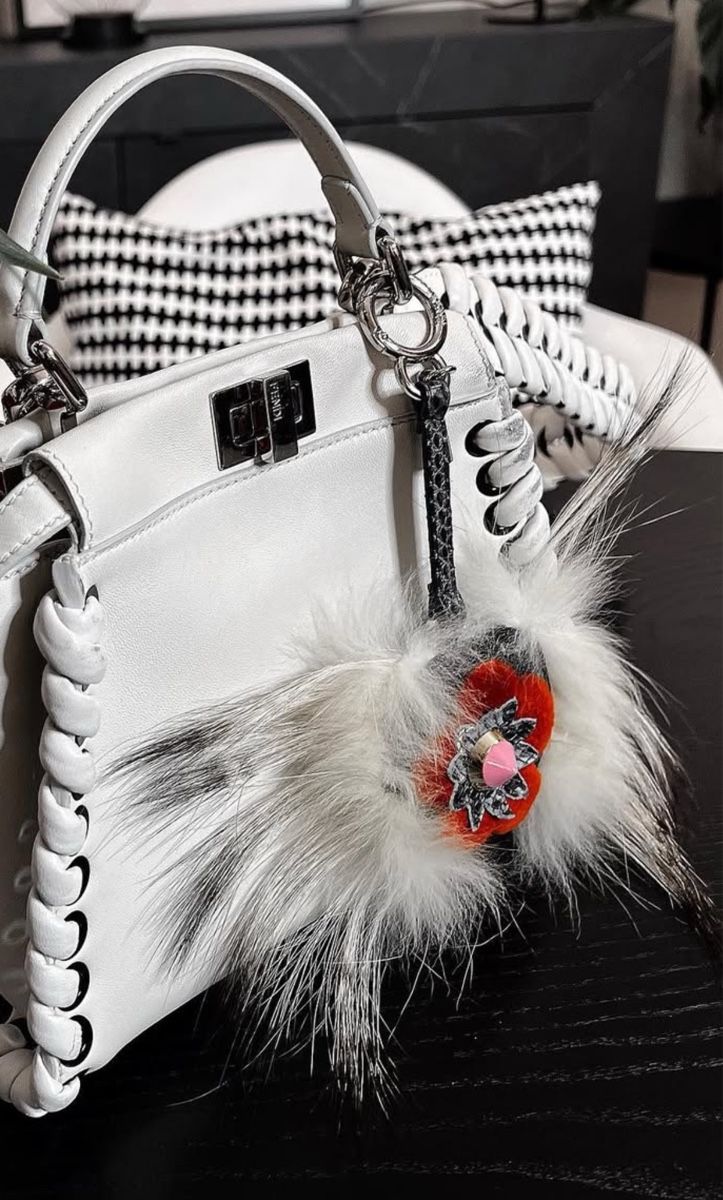 Fendi Portachiavi: FENDI Charm/Porte-clés rare Neuf! – Nuovo e nell'imballaggio originale da Lutry venduto da roxypoxy 7