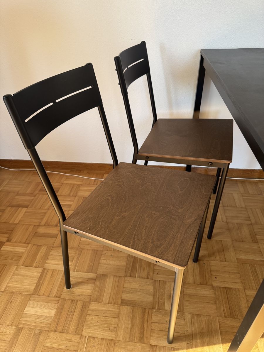 Set di tavolo e panche: Schwarzer Esstisch mit 4 Stühlen - Top Zustand! – Nuovo (secondo la descrizione) da Zürich venduto da rahel_9801 2