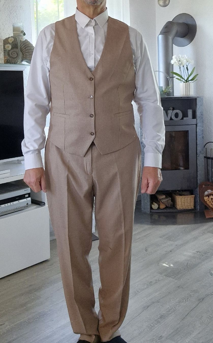 Completi: Anzug Gr. 58, beige, 3-teilig – Nuovo e nell'imballaggio originale da Münsingen venduto da Tinu14 2