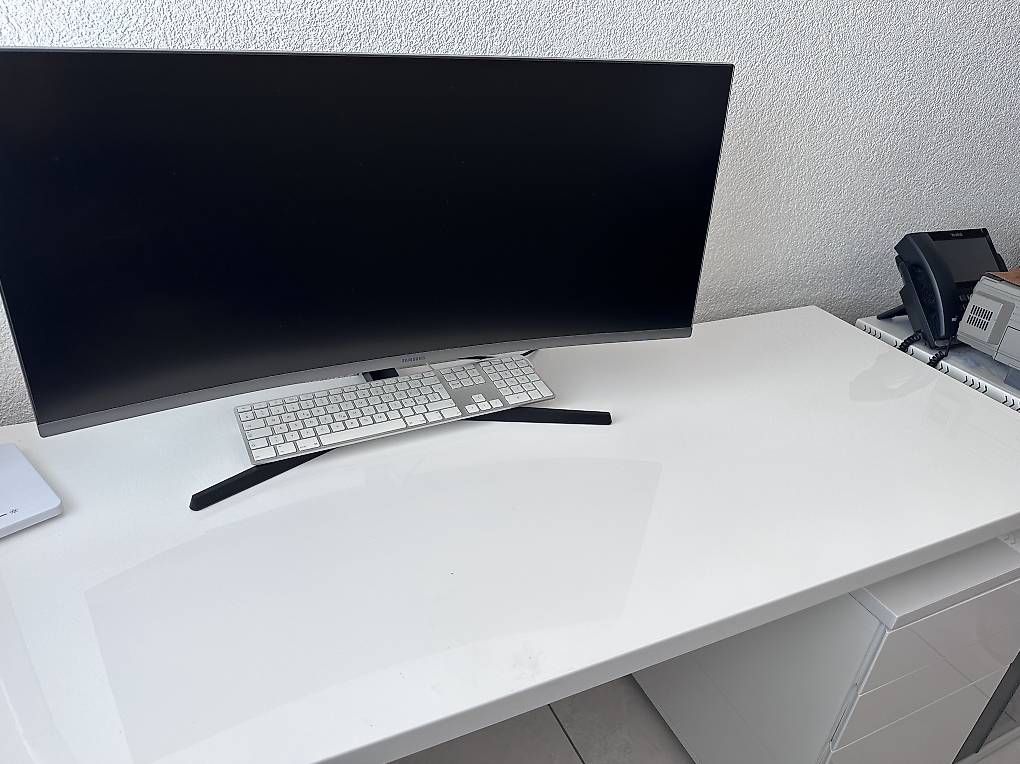Bureaux: Bürotisch weiss glänzend mit Korpus  – D'occasion à Hägendorf par AdlerTom 2