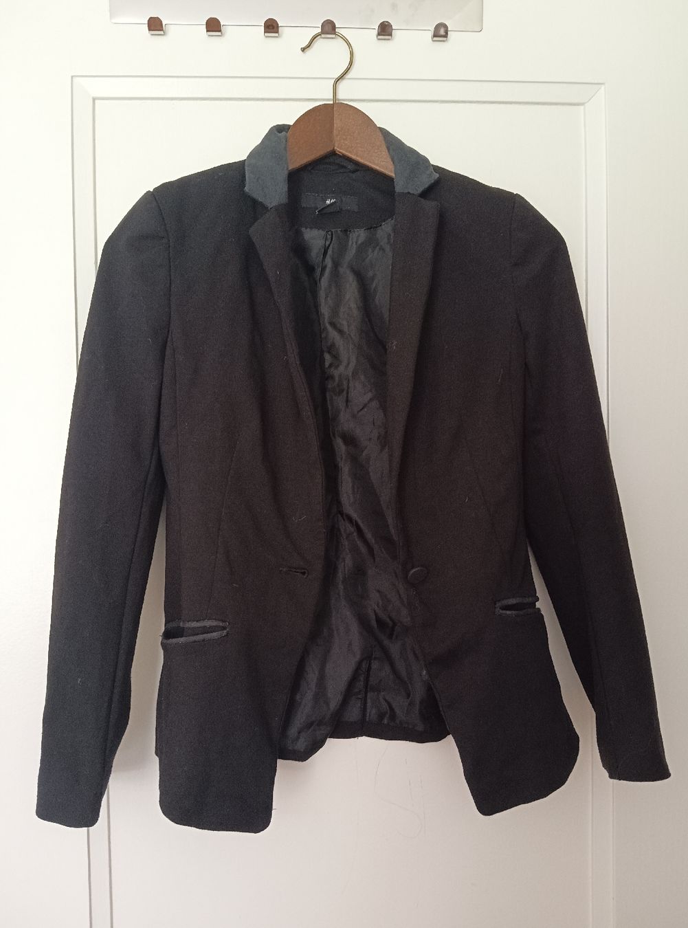 Completi & Tailleur: H&M Blazer, Grösse 34, Schwarz elegant – Usato da Zürich venduto da Asteraki
