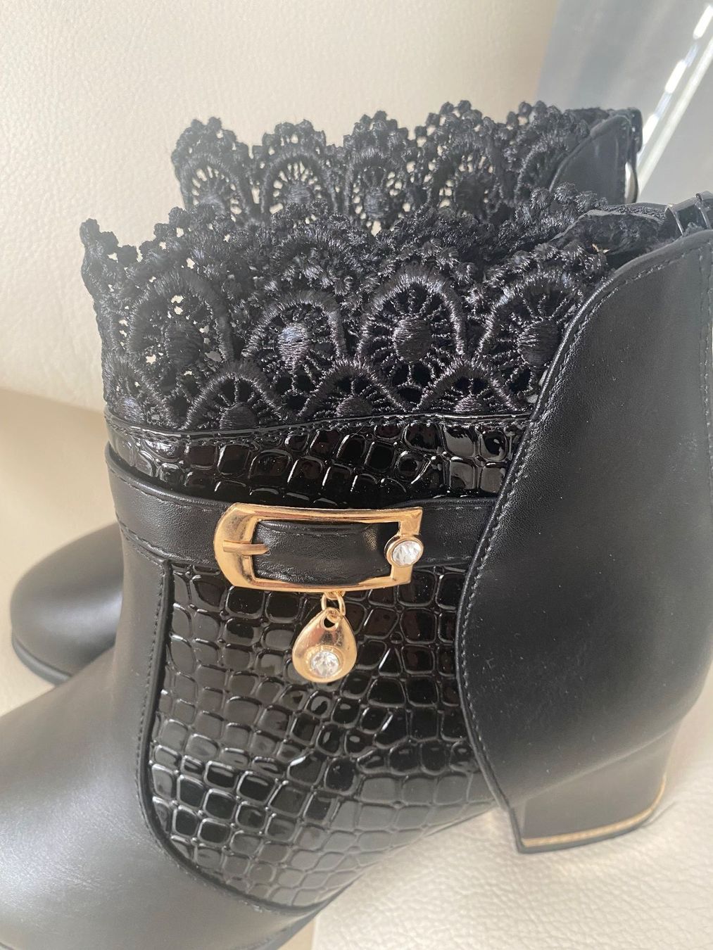 Scarpe da donna: stilvolle und edle Stiefeletten mit Décor, 38 – Nuovo (secondo la descrizione) da Winkel venduto da ferrari2022 6