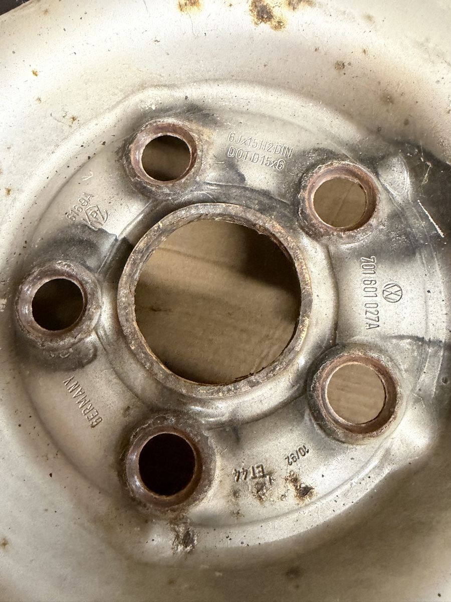 Pneumatici & Ruote complete: VW T4 Winterräder – Usato da Täuffelen venduto da ASLAG 1