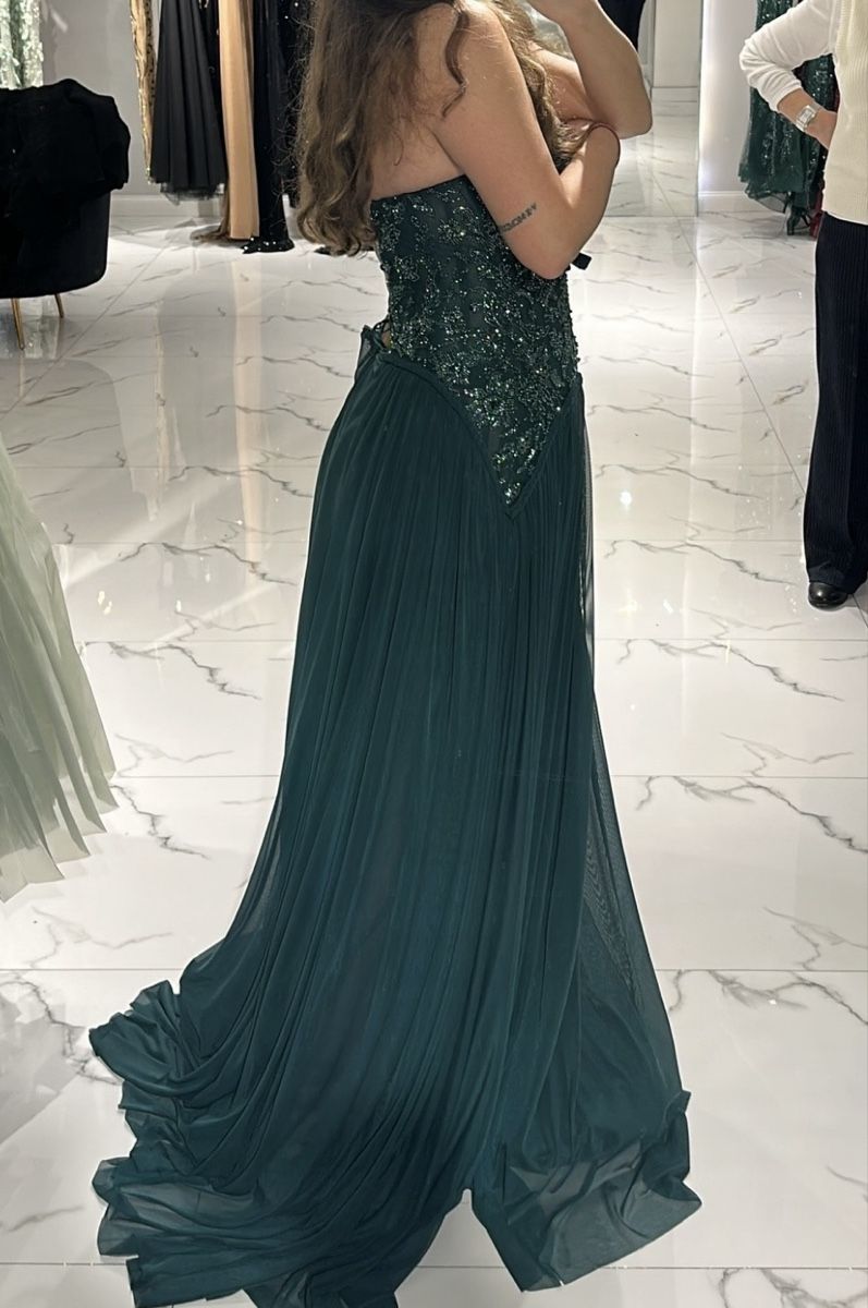 Vestiti: Vlora & Kaltrina Designer Abendkleid – Usato da Luzern venduto da w.welihodska 1
