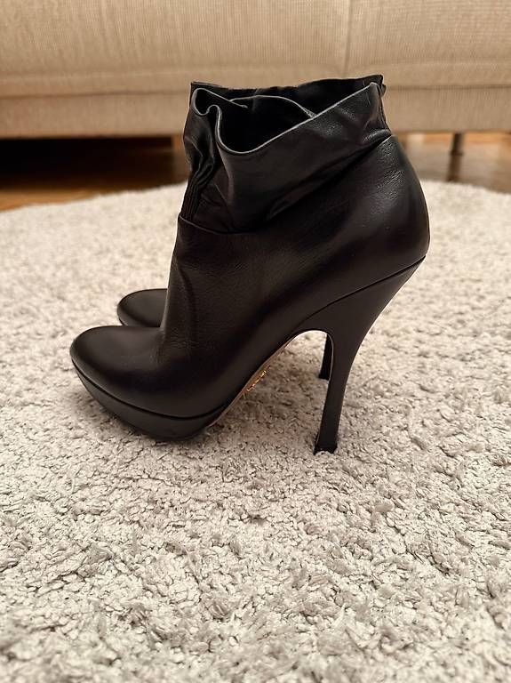 Chaussures femmes: Stiefeletten Prada 37.5 – D'occasion à Küsnacht ZH par nat_m97w 1