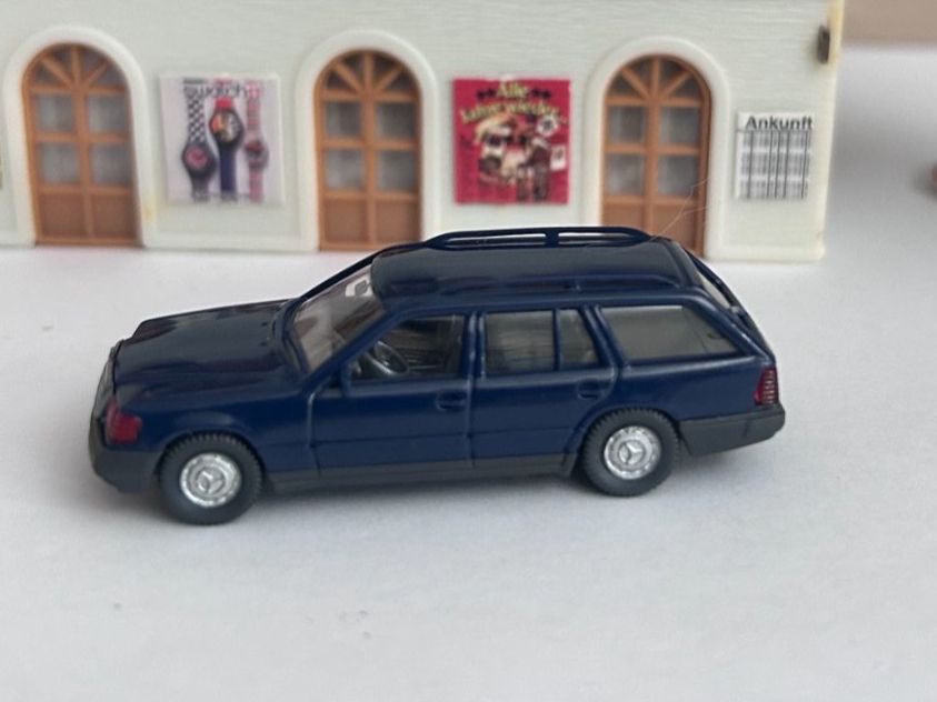 Wiking Modellautos: Wiking Mercedes-Benz 230 Te Combi – Gebraucht aus Goldach von Manyro55
