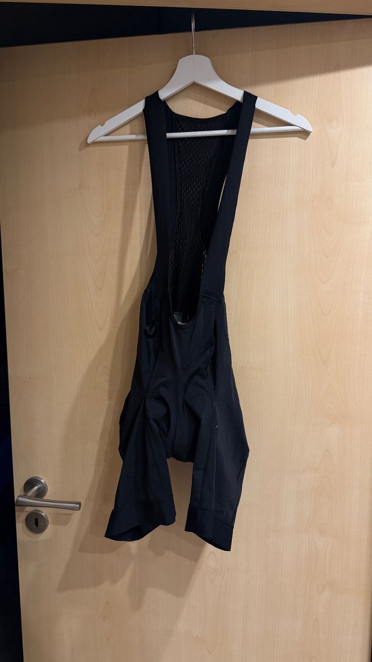 Canottiere & Pantaloni: Adicta Lab Trikot & Bibshort Set – Usato da Evilard venduto da Kerstinbraegger 3