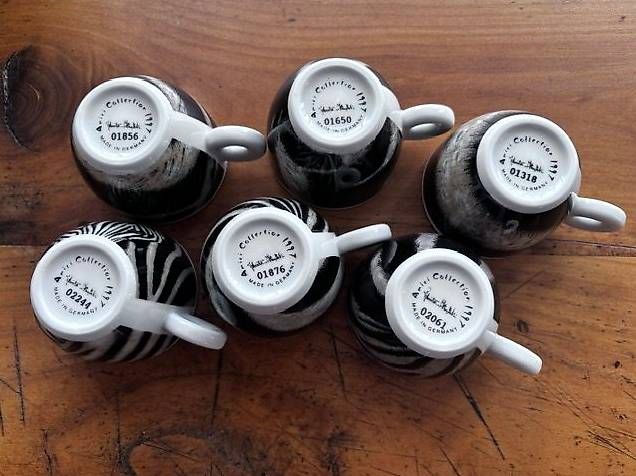 Set di piatti: AMICI COLLECTION Espressotassen Zebra 1997 – Usato da Bern venduto da Delirious 3