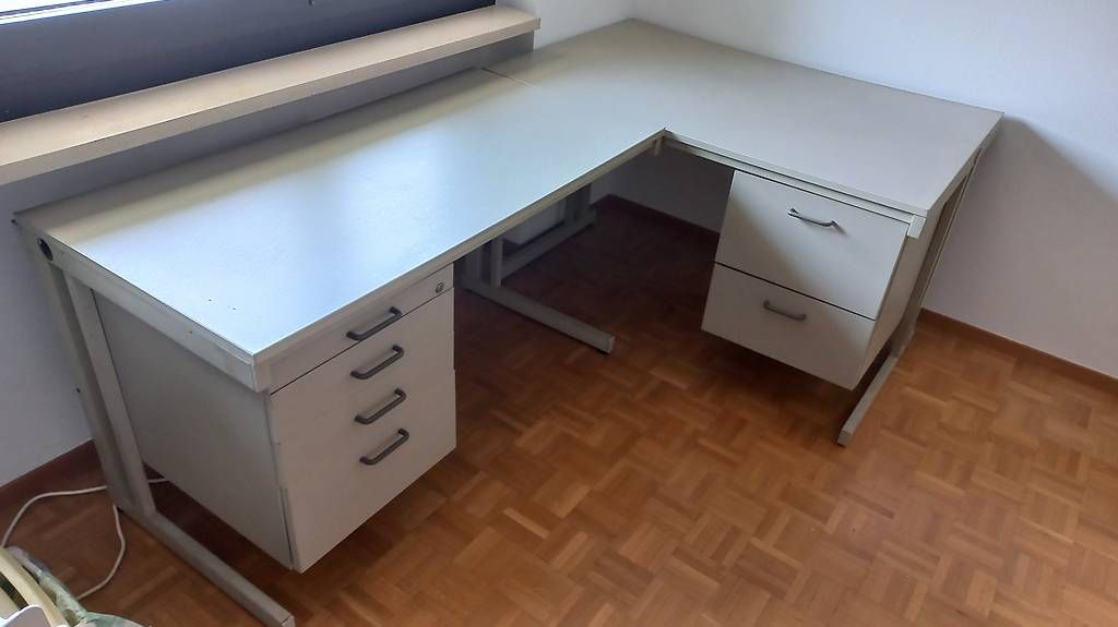 Schreibtische: scrivania ad angolo da ufficio  – Gebraucht aus Arbedo von Jeanny77