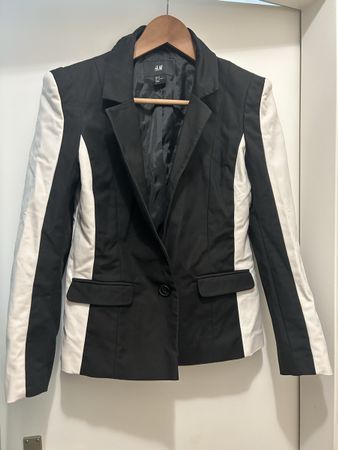 Ladies Blazer - Black and White