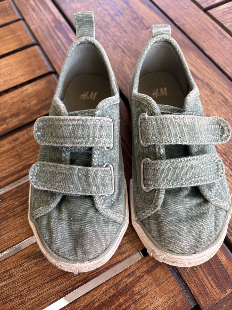 Scarpe per ragazzi: Sommerschuhe Kinder Grösse 26 – Usato da Mägenwil venduto da Dabelu