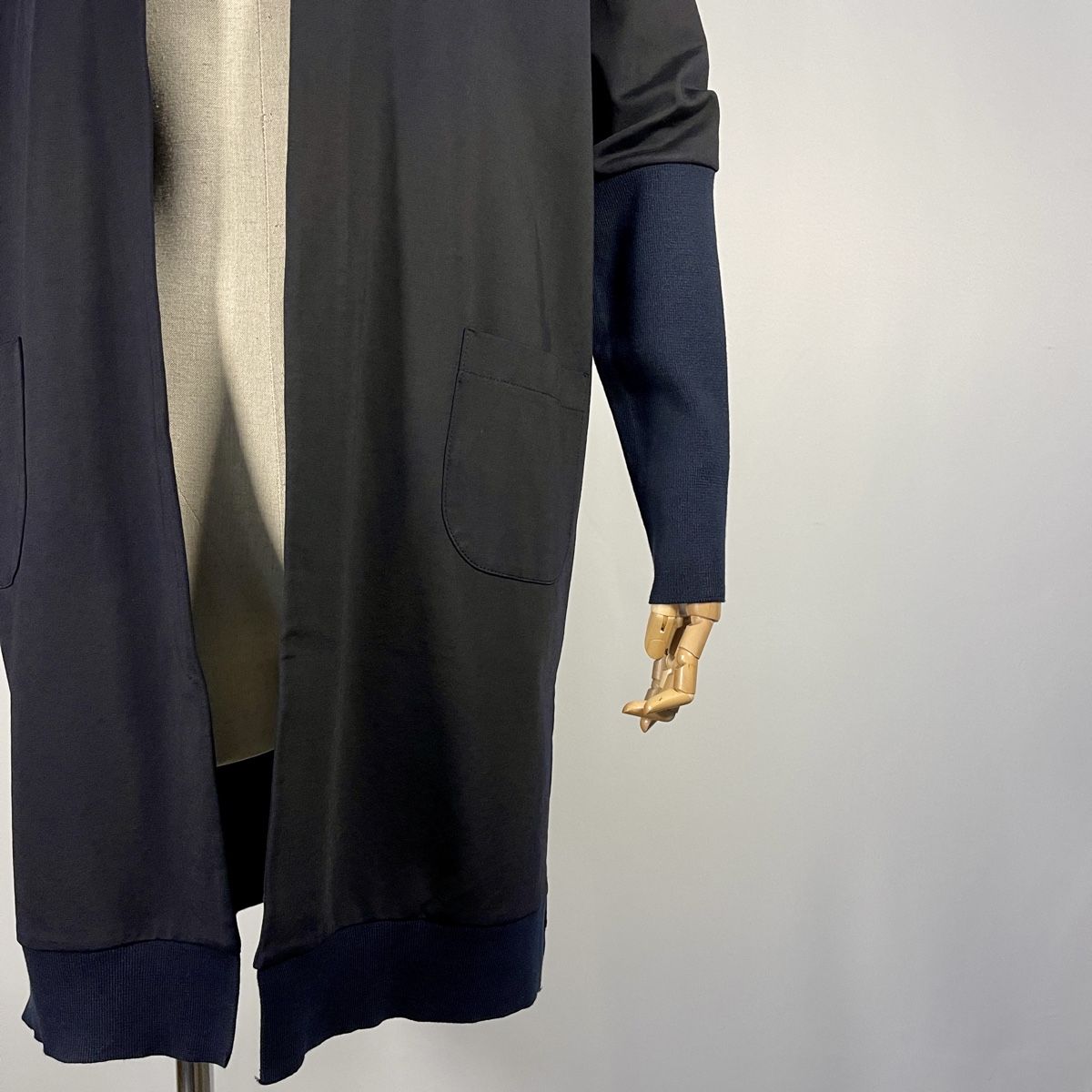 Cappotti: MERCI New Light Coat – Nuovo e nell'imballaggio originale da Emmen venduto da Avviivva_Com2023 1