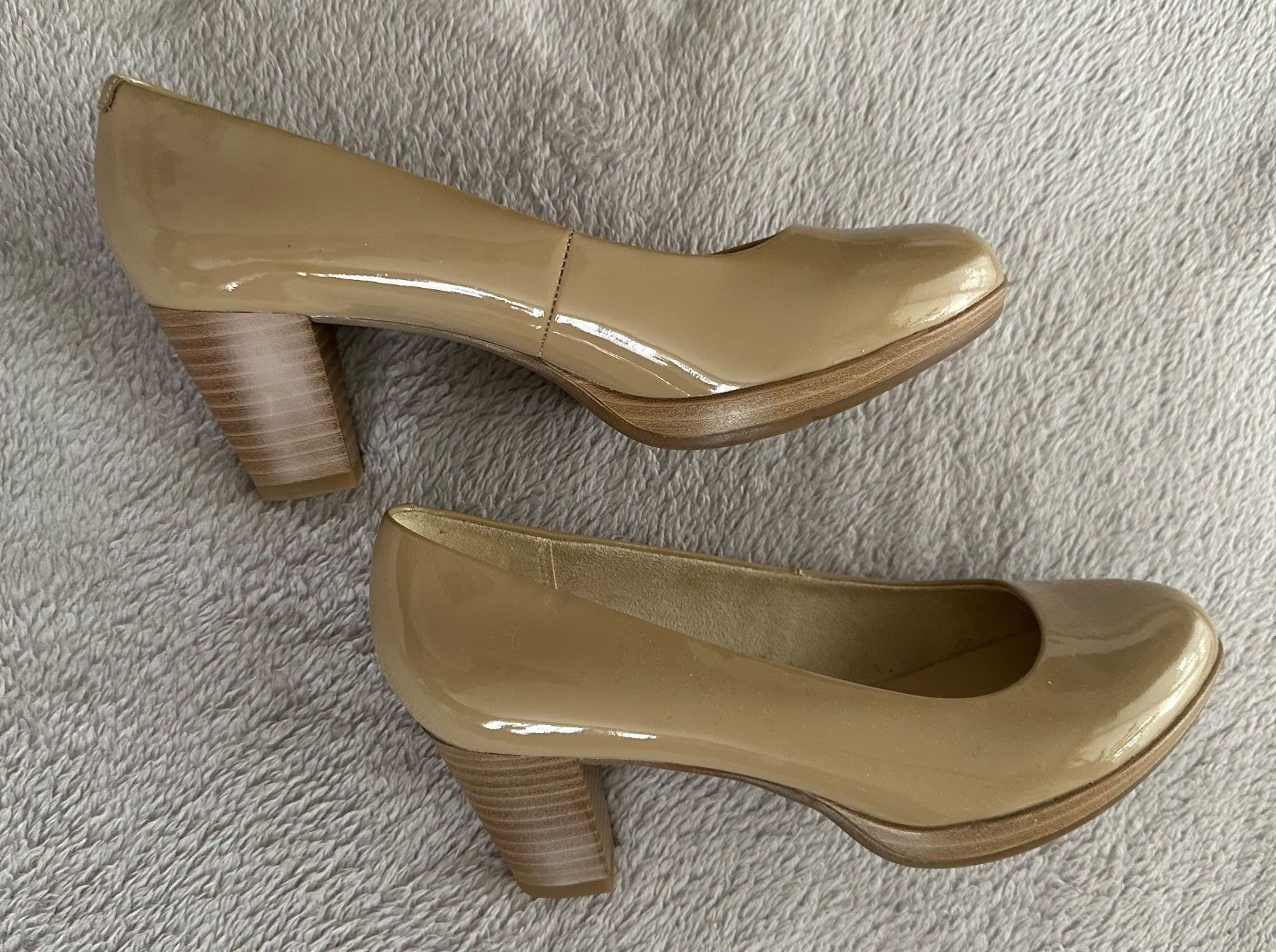 Scarpe da donna: Pumps 5th Avenue, Beige, Lack Glanz – Nuovo (secondo la descrizione) da Niederglatt ZH venduto da Polobunny 2