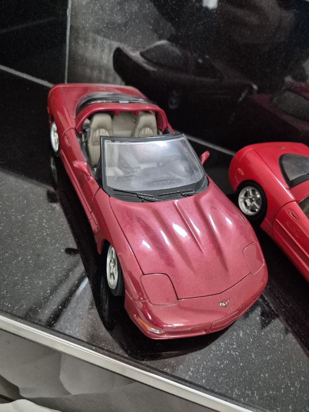 Chevrolet Modellini d'auto: 2 Chevrolets  1:18 – Usato da Mannens venduto da BargainLiquidation 1