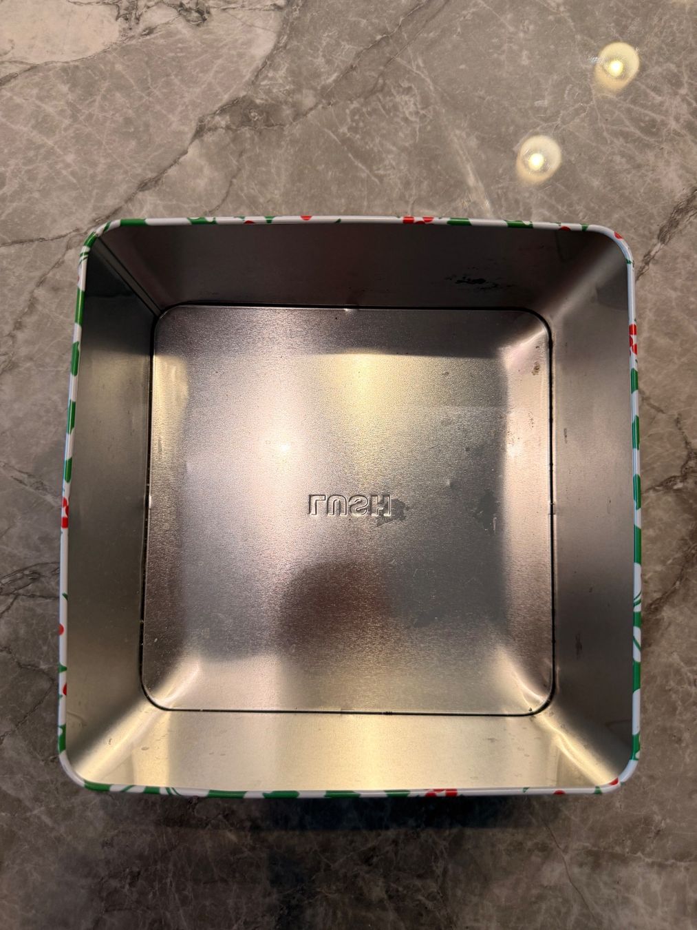 Sonstige Dekorationen & Accessoires: Lush - Weihnachten Metall Box – Gebraucht aus Balgach von ren_xy57 3