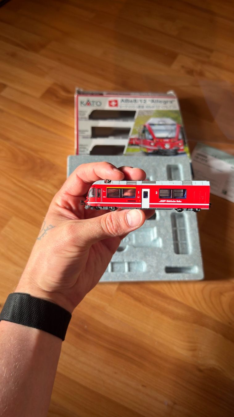 Kato Modelleisenbahnen: Kato RhB Allegra Analog – Gebraucht aus Préverenges von chrisch111 6