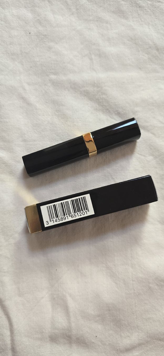 Chanel Make-up: Chanel Estompe Eclat 20 Beige Moyen SPF 15 – Nuovo e nell'imballaggio originale da Martigny venduto da zin_y9tt 1