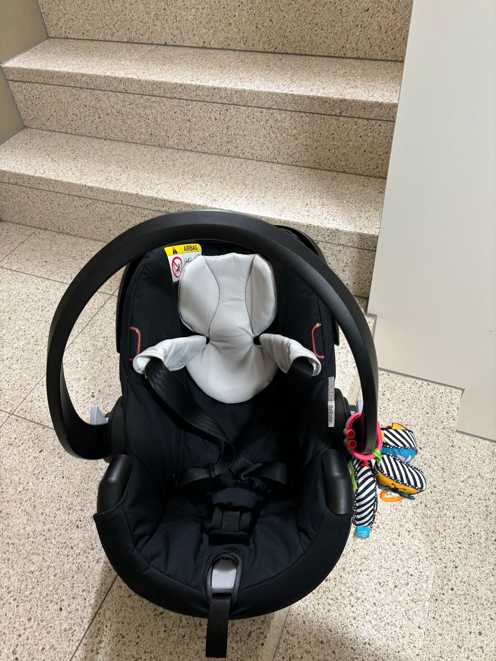 Stokke Seggiolini per auto: Stokke Autositz iZi Go Modular X1 BeSafe Black – Usato da Rüschlikon venduto da siyado
