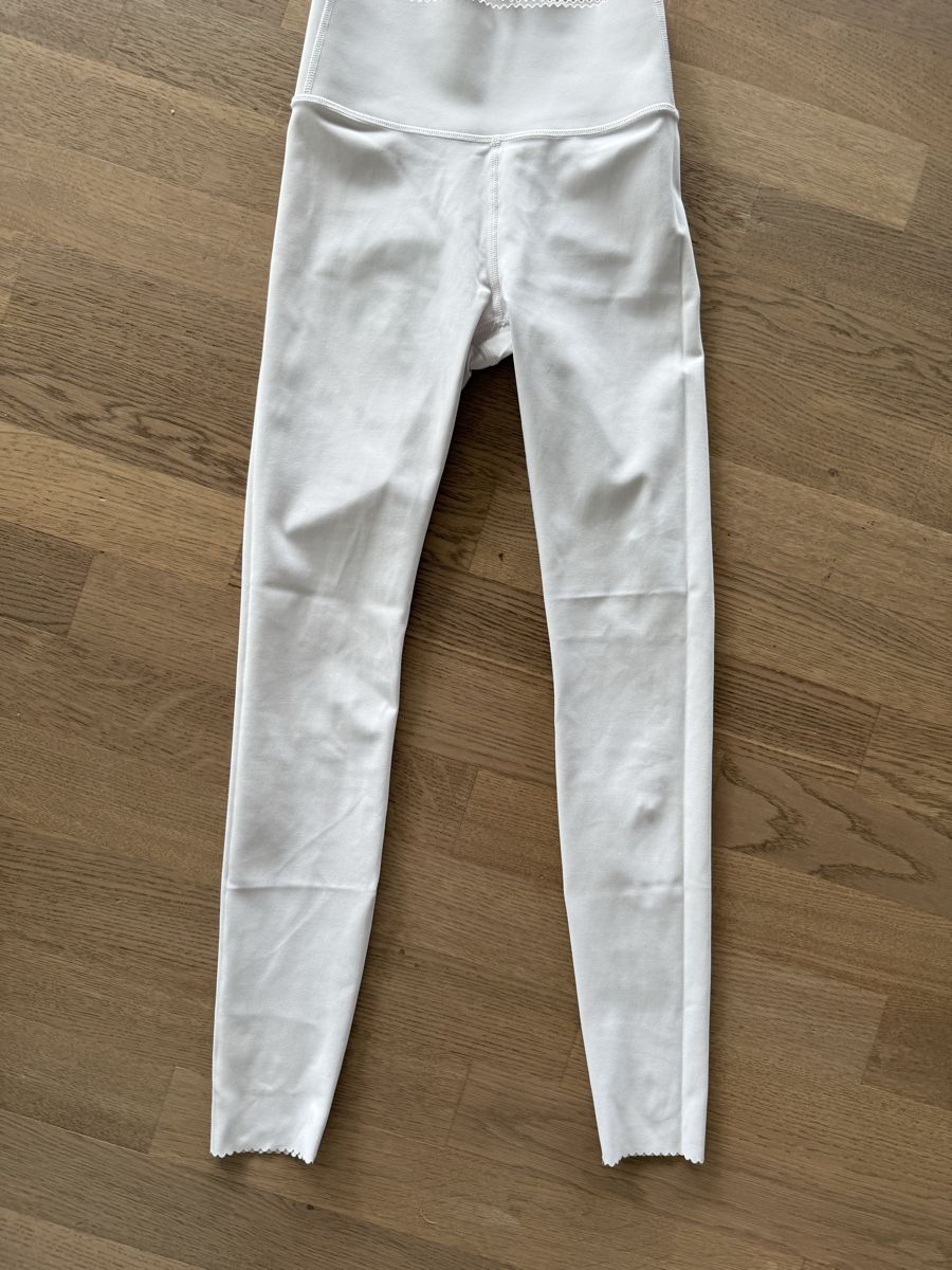 H&M Leggings: Weisse H&M move Leggins XS – Usato da Ottenbach venduto da Suni_82
