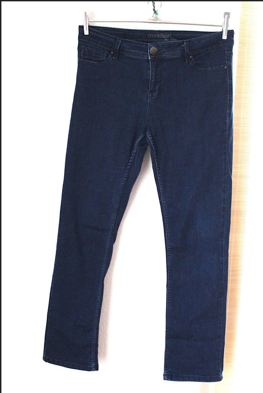 Jeans: Damenjeans moddison straight, Gr. 42 . – Usato da Locarno venduto da madame-tus-sauds