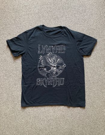 Lynyrd Skynyrd "73 Eagle Guitar" Bandshirt Gr. M schwarz