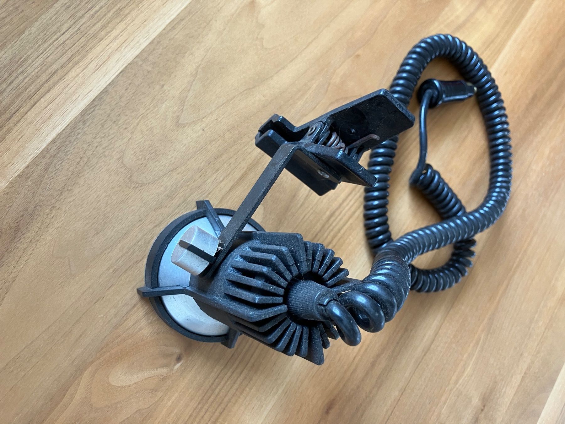 Lampade: Vintage Klemmspot / Lampe mit Spiralkabel, Schwarz 12Volt – Usato da Dintikon venduto da 51rh 1