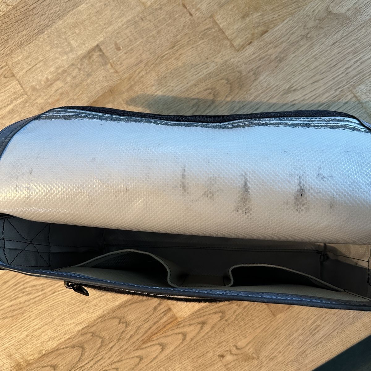 Freitag Sacs: Freitag Hawaii Umhängetasche, silber – Neuf (Voir description) à Gelterkinden par basilbaet. 5