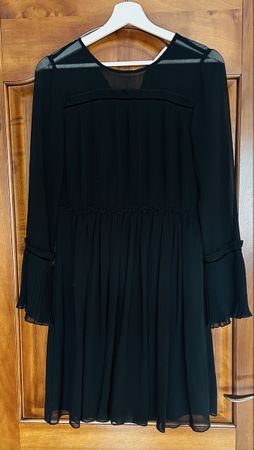 Schickes VILA Kleid, Grösse M, ideal für den Herbst!