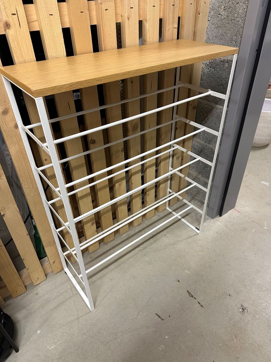 Armadi: Meuble à chaussure  – Nuovo (secondo la descrizione) da Le Mont-sur-Lausanne venduto da dreambryan