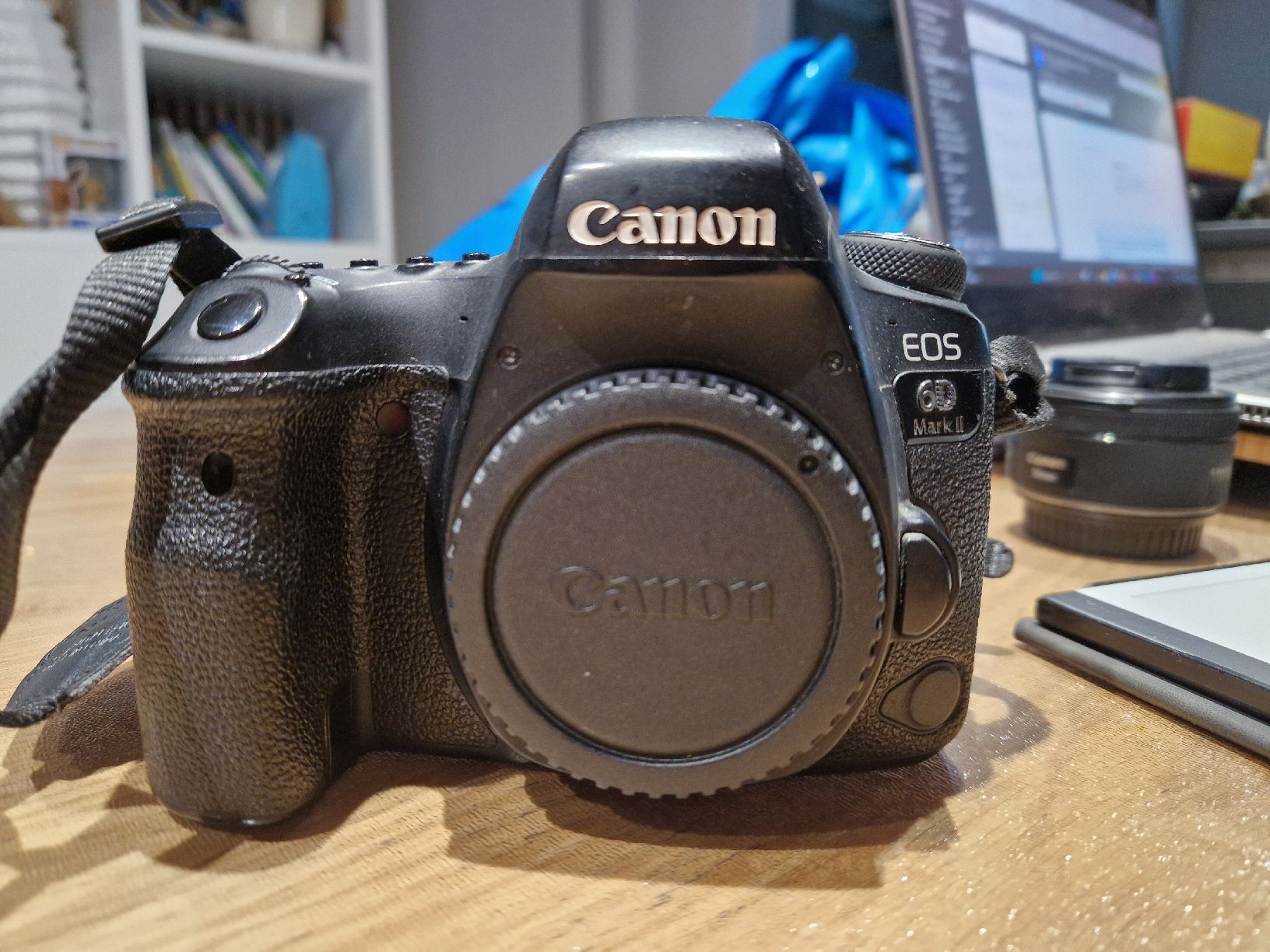Canon Fotocamera: Canon EOS6D Mark II (boîtier seul) – Usato da Gurmels venduto da kikas28