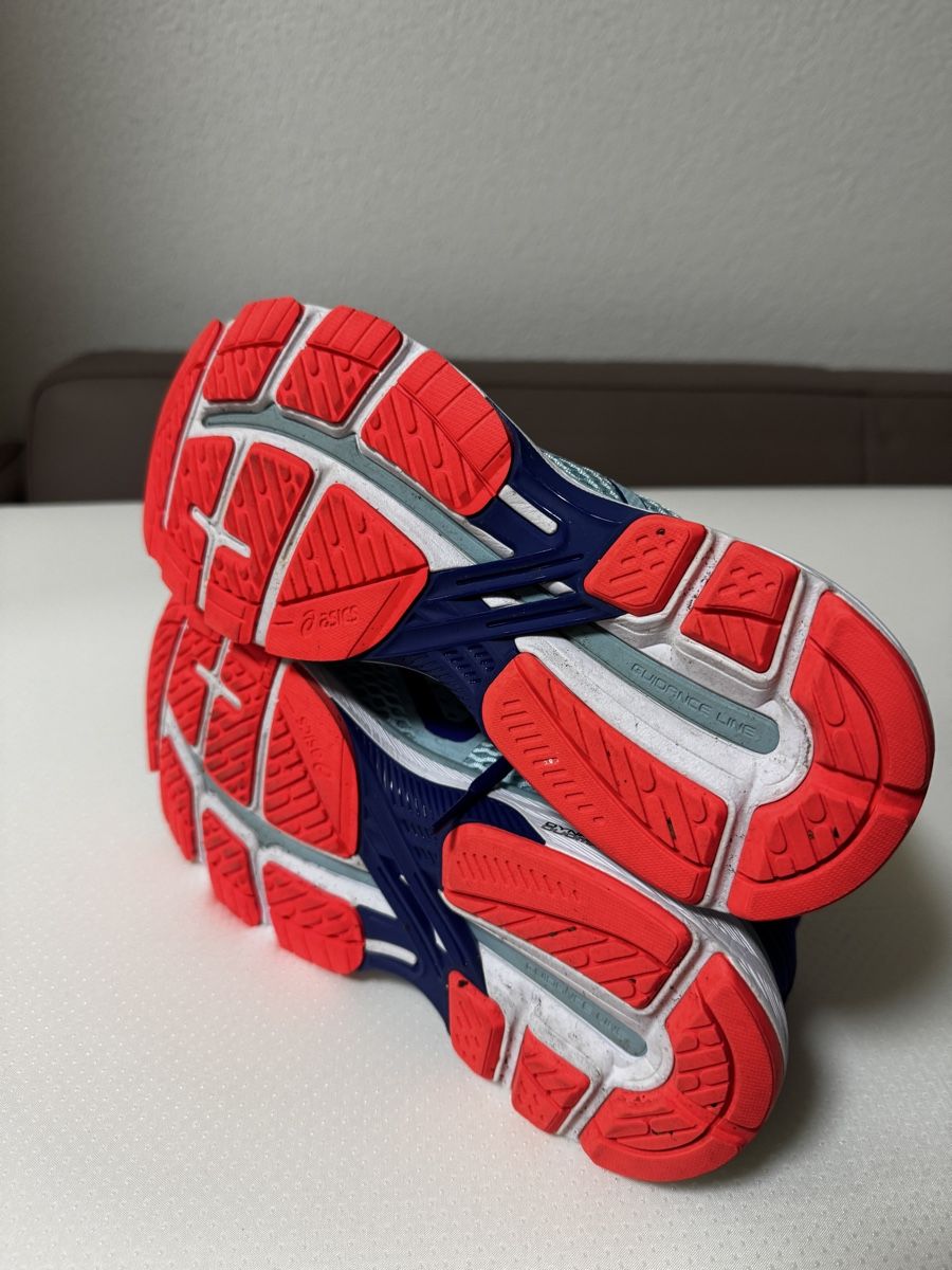 Asics Scarpe da donna: Asics runningschuhe 39.5 – Usato da Luzern venduto da fiona.1013 1