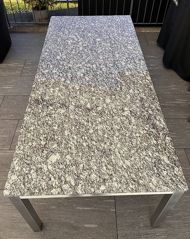 Servierplatten: Tischplatte Granit Sea Wave White – Gebraucht aus Spiez von mkilchen