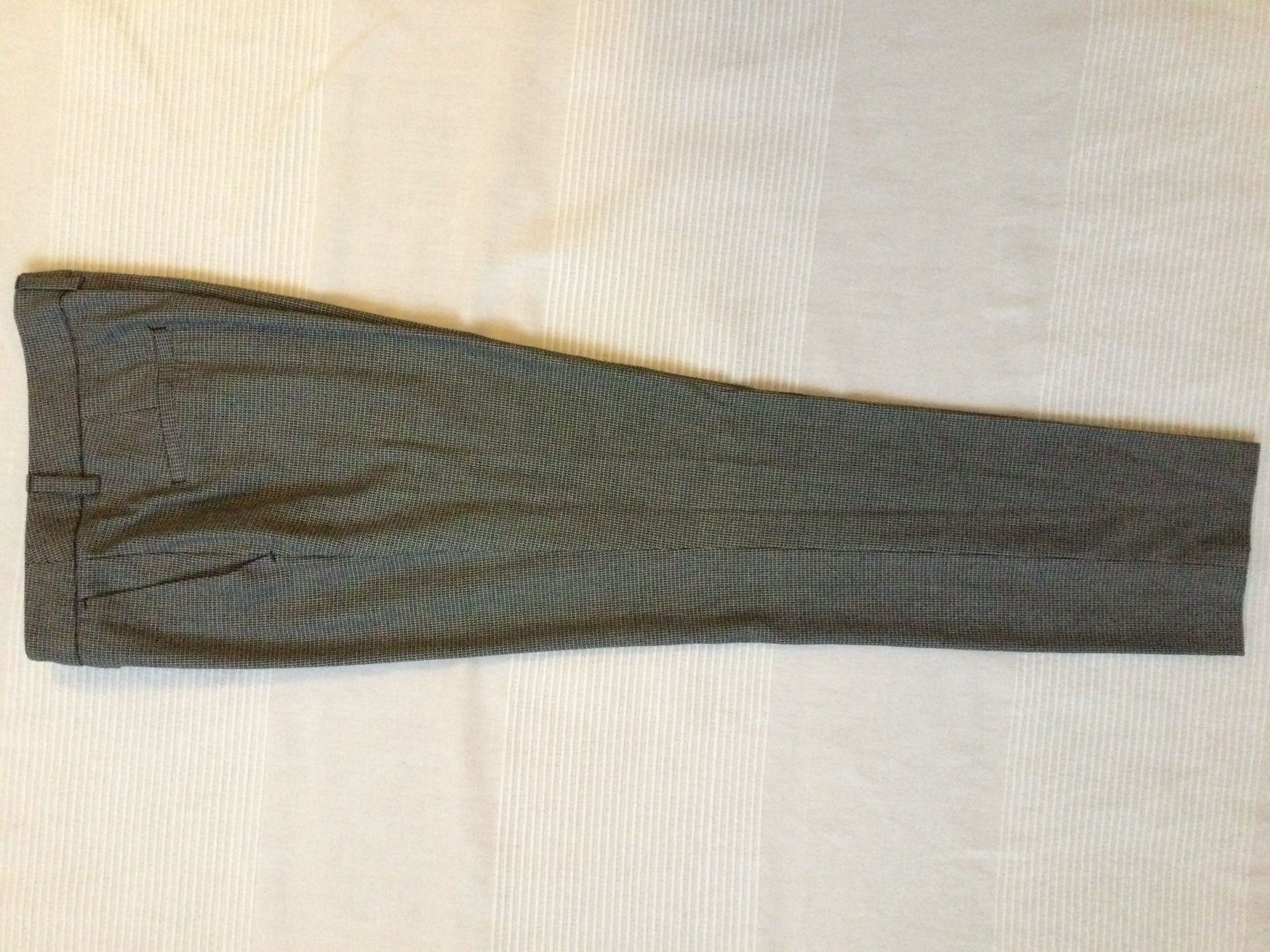 Sisley Pantaloni: graue Hose SISLEY  34 - pantalon gris – Usato da Zürich venduto da Janakpur 3
