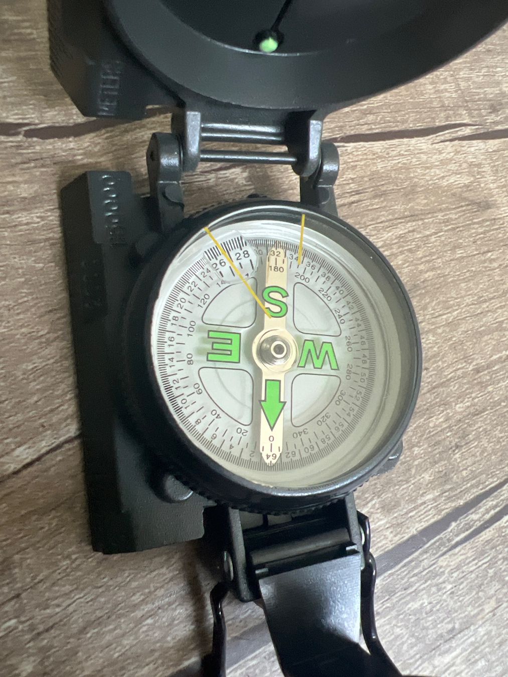 GPS & Messgeräte: Kompass mit Etui – Gebraucht aus Egliswil von Photonik 2