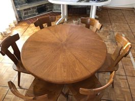 Table ronde en chêne massif avec chaises