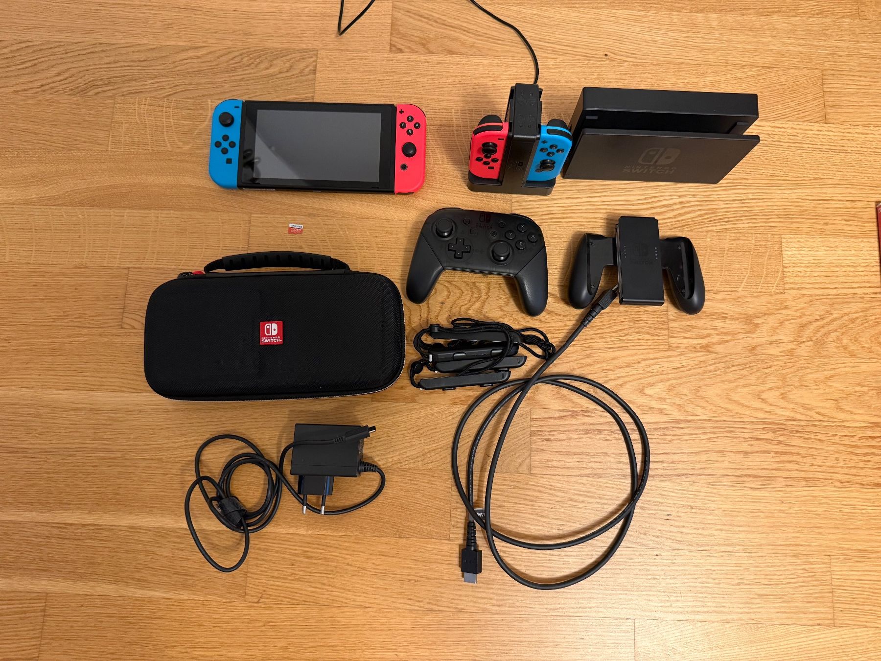 Nintendo Konsolen: Nintendo Switch Komplettset - 12 Spiele, Pro Controller uvm. – Gebraucht aus Wetzikon ZH von AdjacentDavid 2