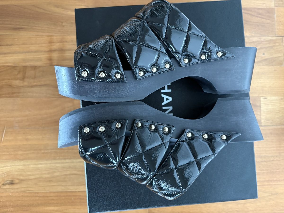 Chanel Scarpe da donna: Orginal Chanel Clogs - Gr. 40 – Usato da Salenstein venduto da Stella0805 5