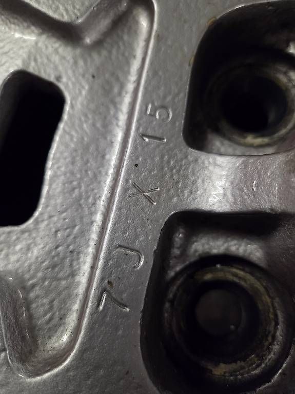 De Tomaso Cerchioni: De Tomaso Pantera, Oldtimer,  Campagnolo Felgen – Usato da Adliswil venduto da Ducatisti77 2