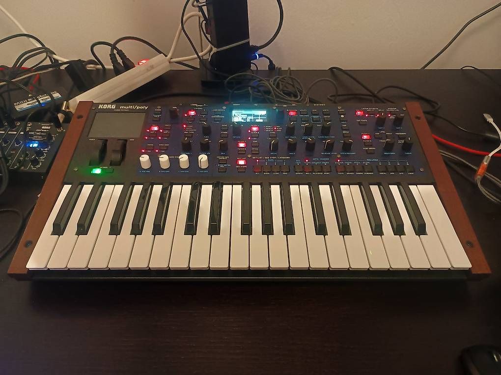 Korg Musikinstrumente: Korg Multi/Poly Synthesizer mit Decksaver – Gebraucht aus Zürich von zesinho