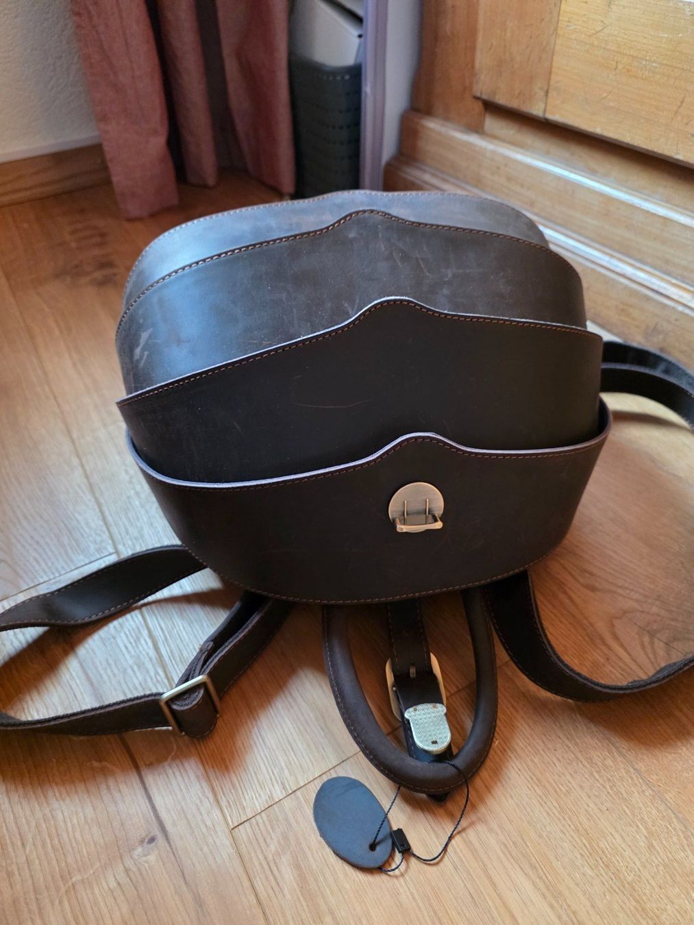 Rucksäcke: Tasche Leder Rucksack Schildkröten Form – Gebraucht aus Walterswil BE von Lonitti 3