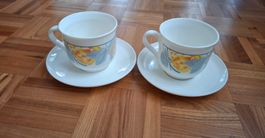 Lot de 2 tasses et sous-tasses avec fleurs/2er-Set Tassen un