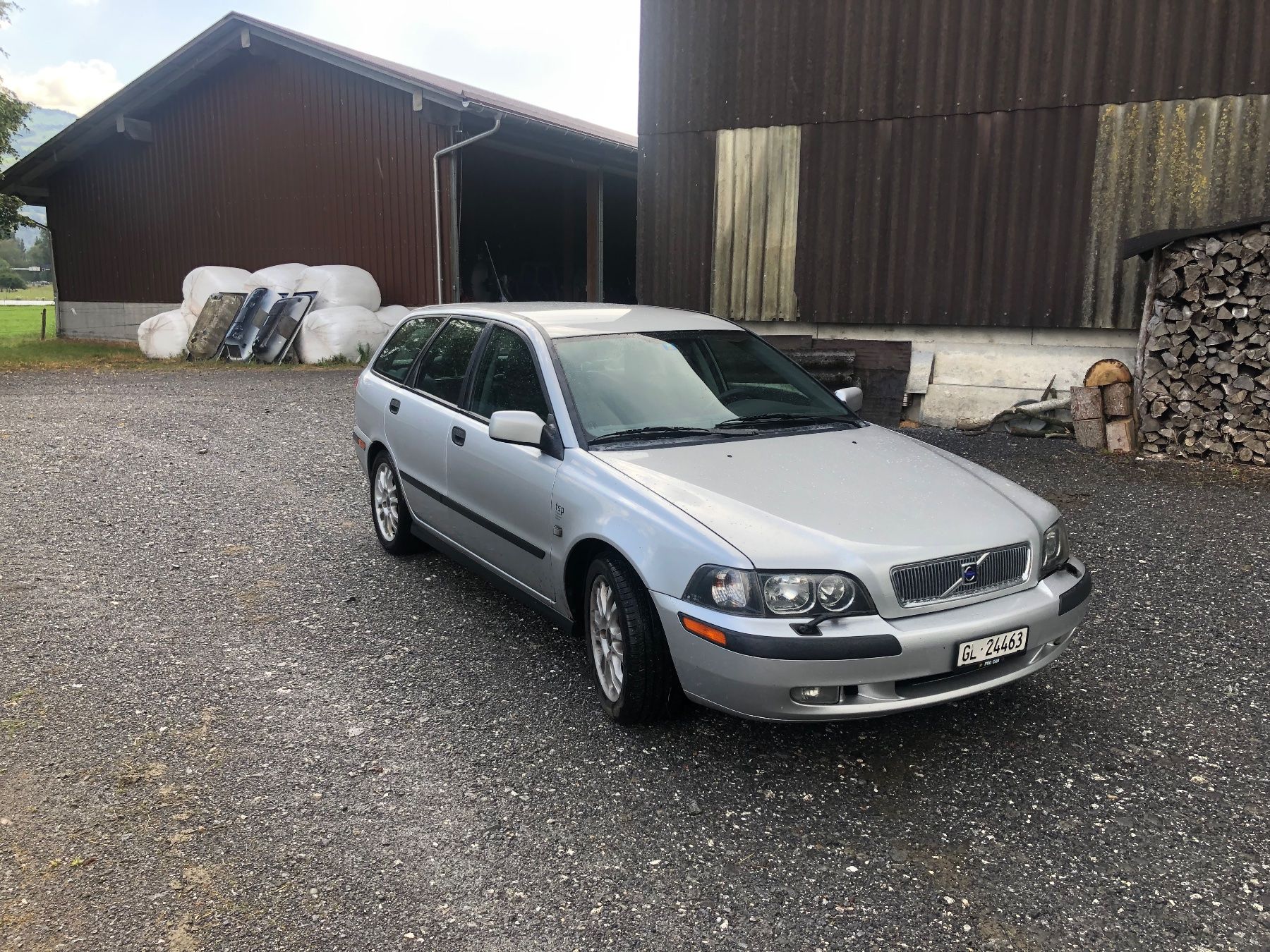 Volvo Automobili: Volvo V40 T4 – Usato da Weesen venduto da sowieso06